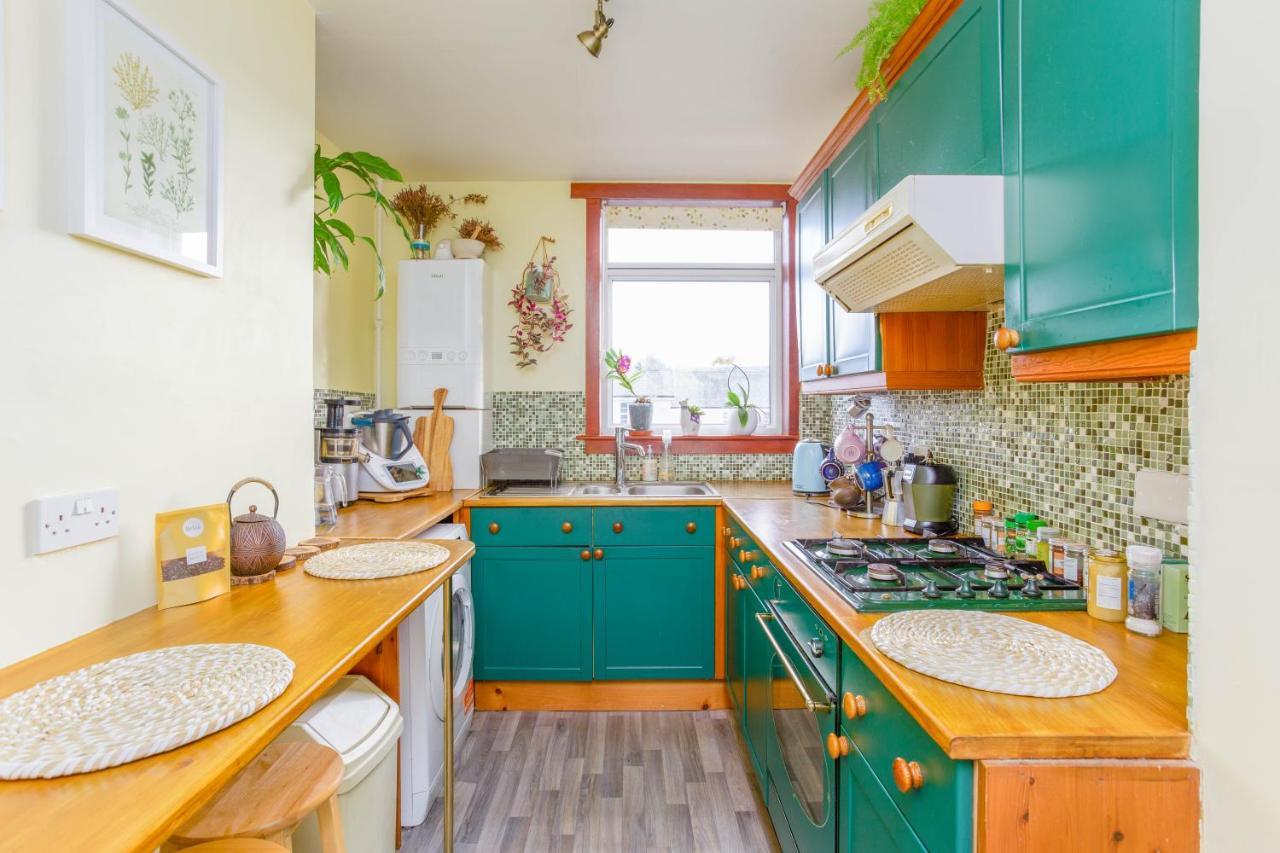 Bright & Spacious Double Room With Garden View- Close To Airport & City Centre EDI Eksteriør billede